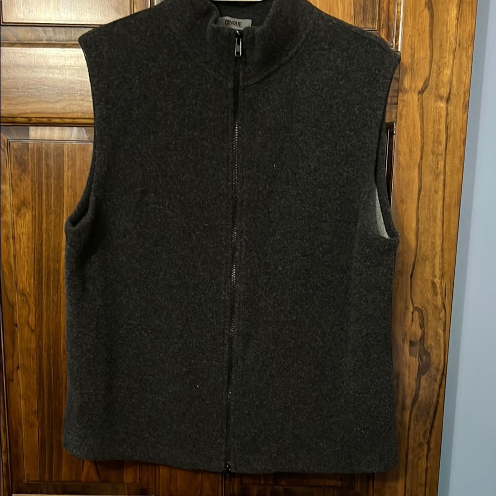 Dark Gray Sleeveless Zip-Up Vest